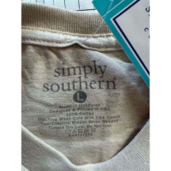 SIMPLY SOUTHERN  LARGE Snowman “Baby It’s Cold Outside” Tshirt - Picture 9 of 9
